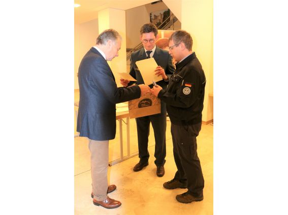 THW-Einsatzkräfte erhalten Bundesflutmedaille - Fluthilfe 2021 © Kreis Paderborn